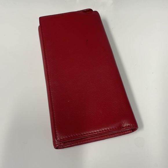 DILANA  UNISEX. Wallet. Red color. Leather.  Excellent condition no damages. - Picture 2 of 8